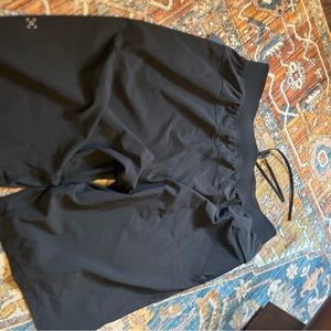 Lululemon T.H.E. Short 11"Linerless